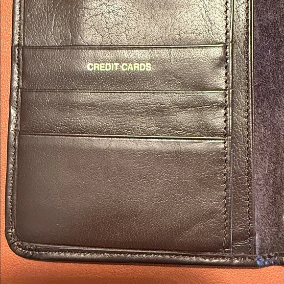 Leather Travel Wallet Organizer in Dark Brown - Picture 5 of 8